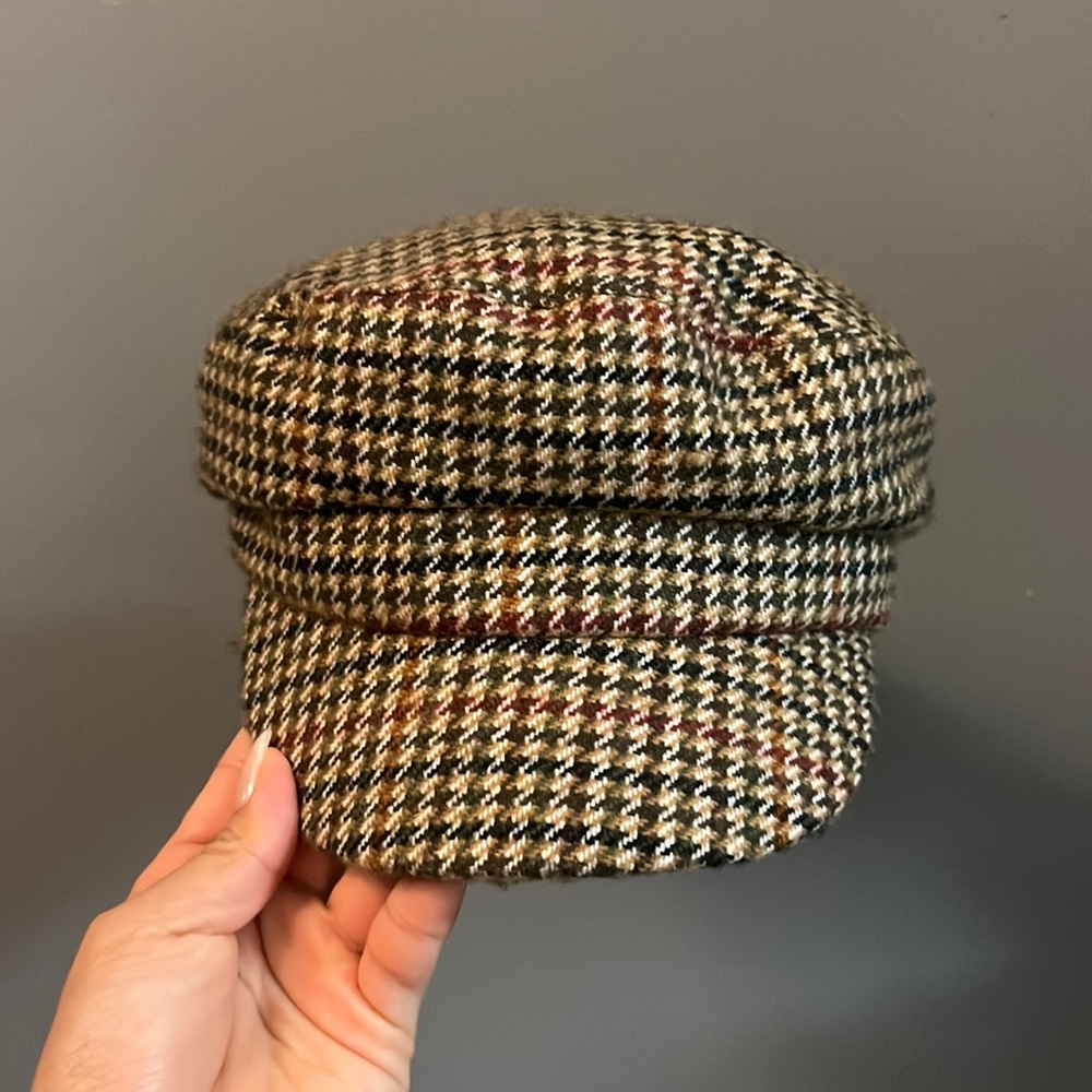 Zara hat